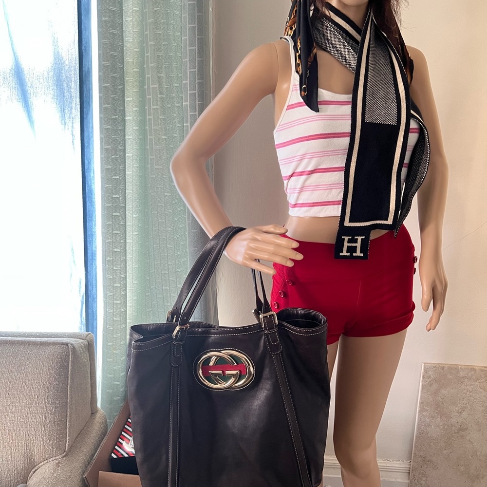 Authentic Gucci Britote Bag - Picture 2 of 6